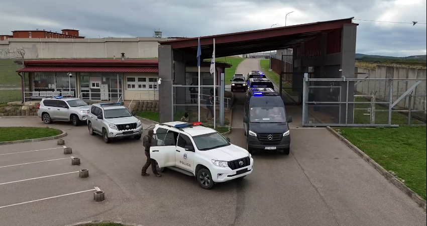 Aksioni i plotë për transportimin e personave me rrezikshmëri të lartë 