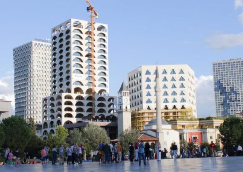 Turizmi/ Shqiptarët e Kosovës na 'braktisin zyrtarisht', hyrjet ranë me 19%