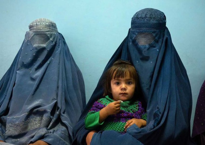 Ligjet ekstreme në Afganistan, grave u ndalohet të dëgjojnë zërat e njëra-tjetrës