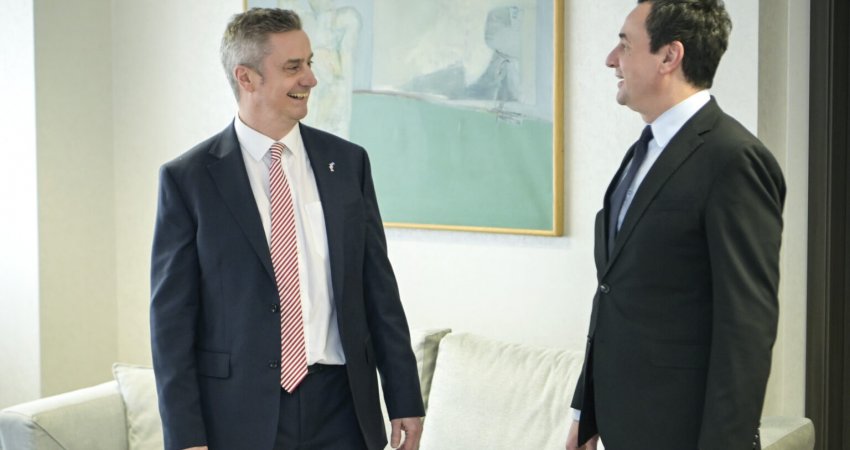 Ambasadori britanik bën thirrje për zbatim të Marrëveshjes së Ohrit