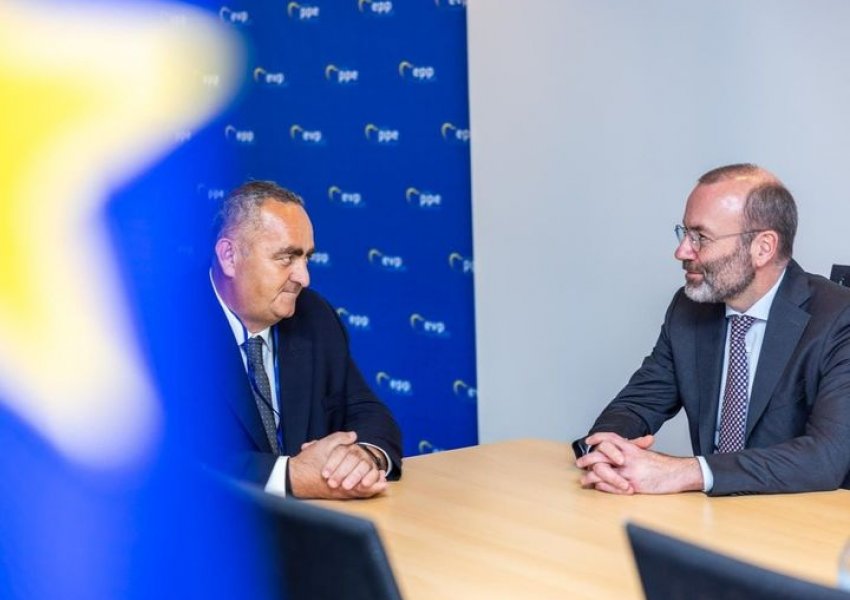Presidenti i Grupit Popullor në Parlamentin Evropian reagon për lirimin e Fredi Belerit