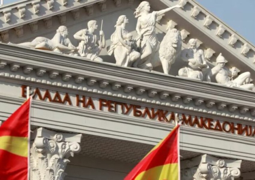 ‘Mos e prekni shqipen!’/ Komentet për dy gjuhësinë hapin debat në Maqedoninë e Veriut