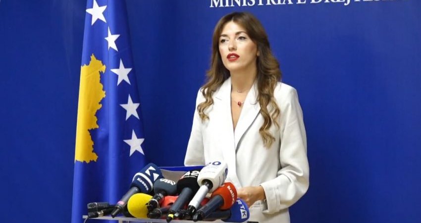 Haxhiu: Janë adresuar gjetjet e Kushtetueses për byronë, së shpejti procedohet në qeveri e në kuvend
