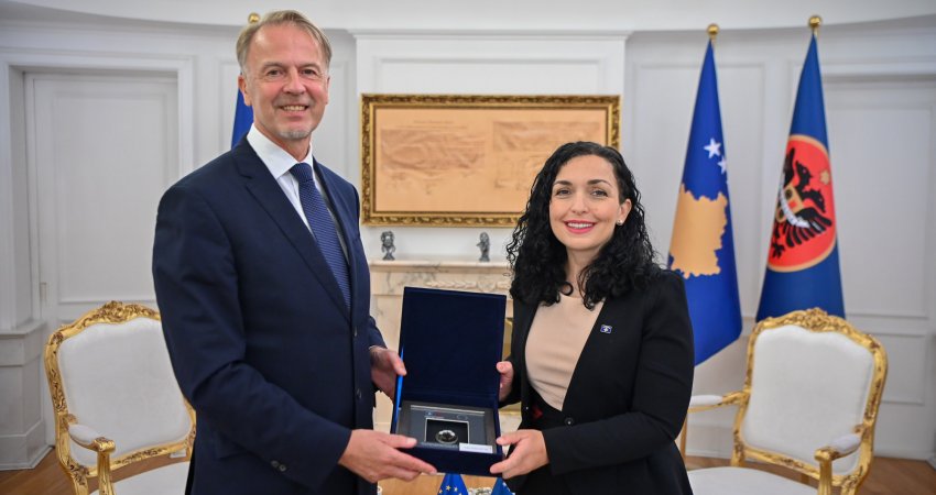 Osmani takon shefin e ri të BE-së: Kosova ka mbushur krejt kushtet për statusin e vendit kandidat