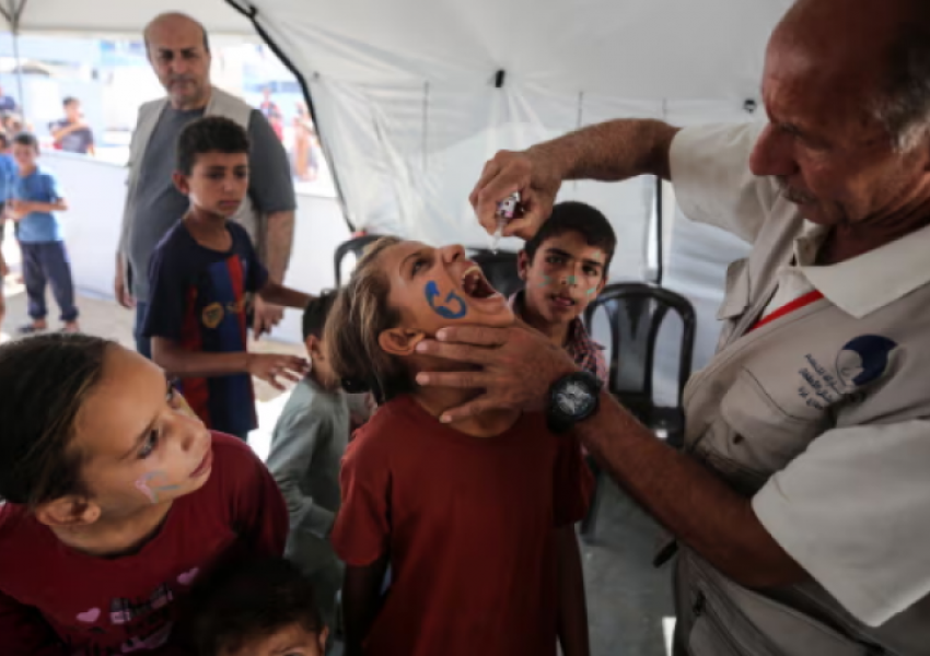 Fushata e vaksinimit ndaj poliomielitit vazhdon në Gaza pavarësisht bombardimeve të vazhdueshme izraelite
