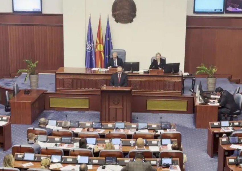 Dështon nisma për t’i hequr votëbesimin kryetarit të Parlamentit të Maqedonisë së Veriut, Afrim Gashi