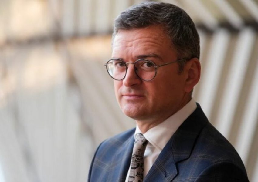 Jep dorëheqjen ministri i Jashtëm i Ukrainës, priten ndryshime të mëdha në kabinetin qeveritar, 50 përqind e zyrtarëve…