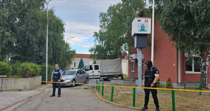 Policia thotë se do t’i nxjerrë të gjitha materialet nga institucionet e mbyllura paralele