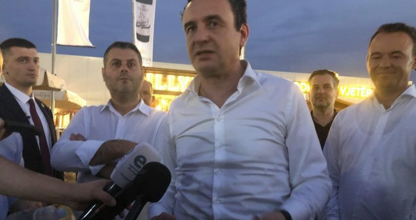 “Sot kemi festë”: Kurti s’ia prish qejfin vetes në “Hardh Fest”, s’i komenton bllokadat e kufijve