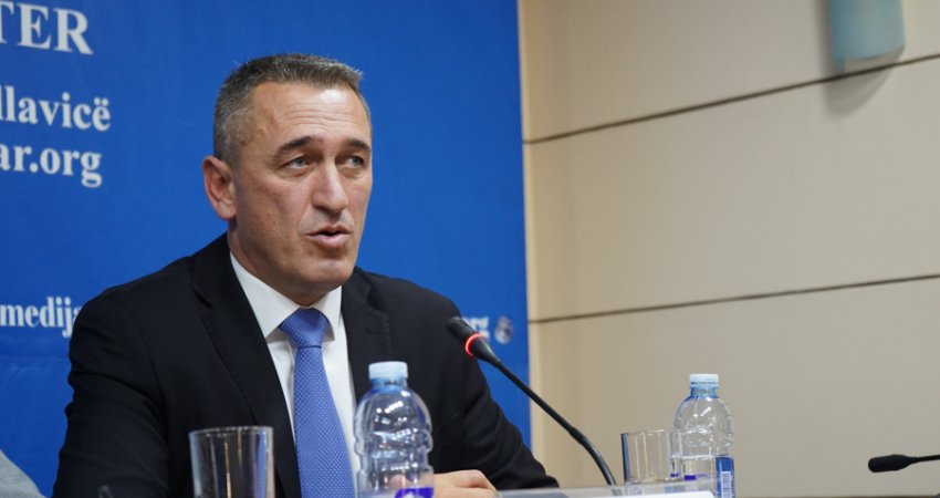 Tabela e Ministrisë së Kthimit në objektin e komunës ilegale në Leposaviq, Rashiq: E thirra Veton Elshanin, kërkova të hiqet