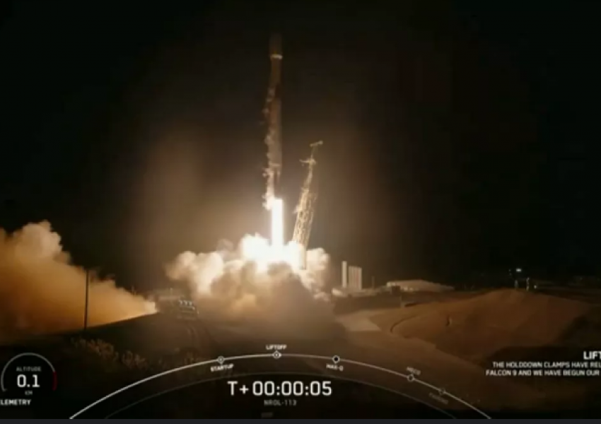 SpaceX i Musk lëshon raketën Falcon 9 për agjencinë qeveritare të SHBA