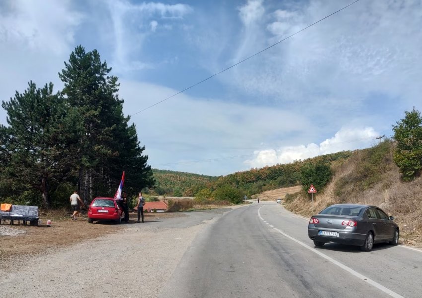 Serbia bllokon kufijtë në mënyrë selektive, Kosova mbyll 2 prej tyre në tërësi