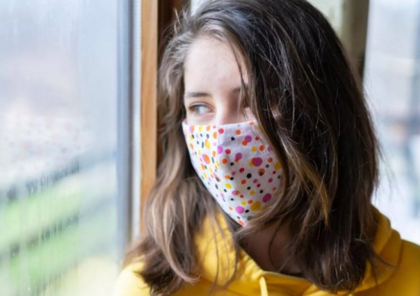 Studimi: Bllokimet gjatë pandemisë Covid-19 plakën para kohe trurin e adoleshentëve