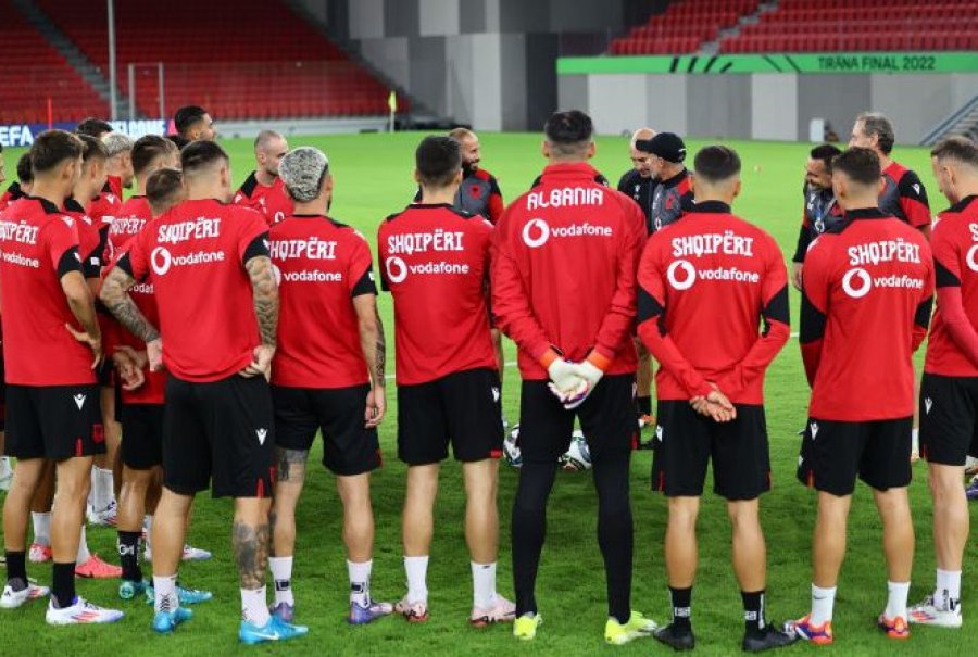 FORMACIONI/ Duartrokitje për Kumbullën në stërvitjen e fundit, Silvinjo mendon një ndryshim
