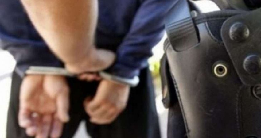 Kërkohet paraburgim ndaj të dyshuarit për mashtrim dhe kontrabandim me migrantë