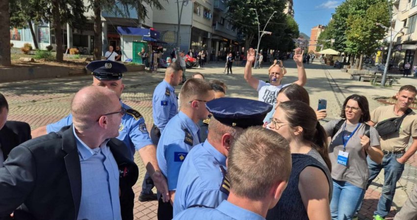 Arsenijeviq fishkëllen edhe zv/ministrin Vokrri