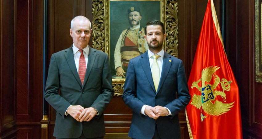 Zëvendëssekretari i NATO-s viziton Malin e Zi, përmendet dhe Kosova