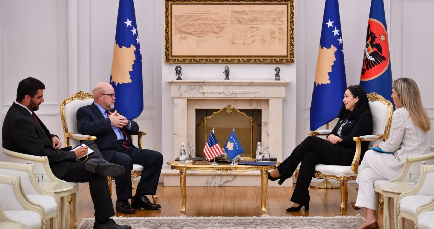 Osmani takoi Hovenierin, folën për zhvillimet në vend dhe fuqizimin e bashkëpunimit Kosovë-ShBA