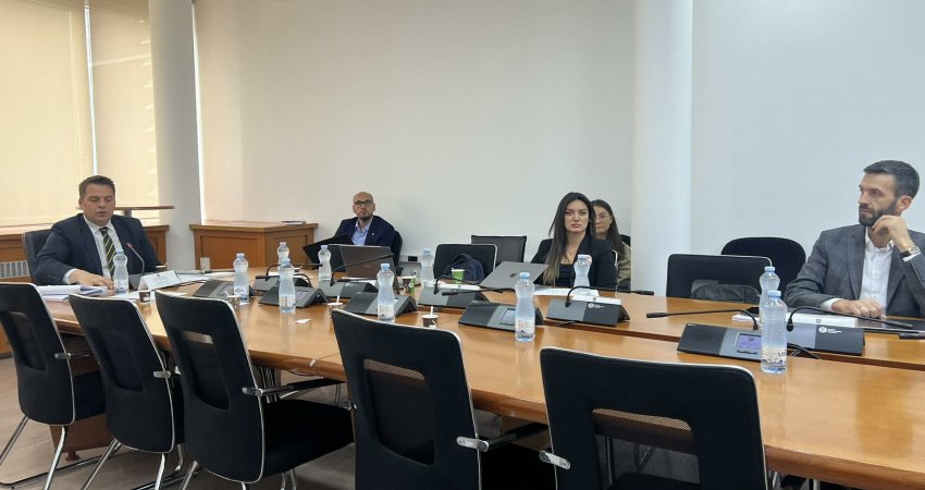 Dështon mbledhja e Komisionit për Buxhet, në rend dite ishin raportet vjetore të Trustit e BQK-së