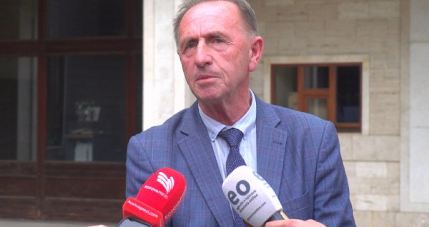 Azemi thotë se e kanë mbështetjen e Kuvendit për grevistët