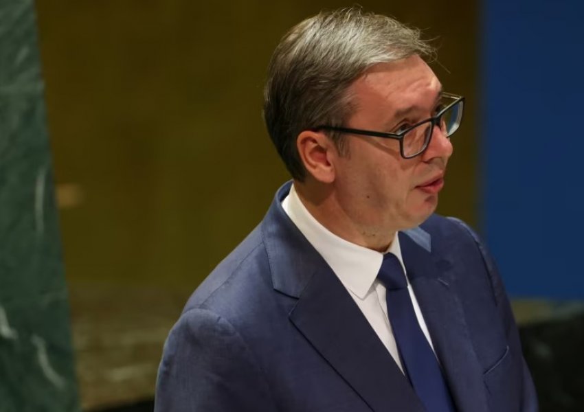 Vuçiq bisedon për Kosovën me presidentin e Iranit dhe shefin e diplomacisë kineze
