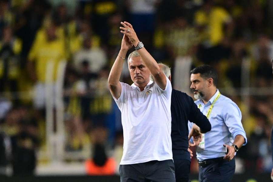 Mourinho e nis me fitore aventurën në Europa League me Fenerbahcen