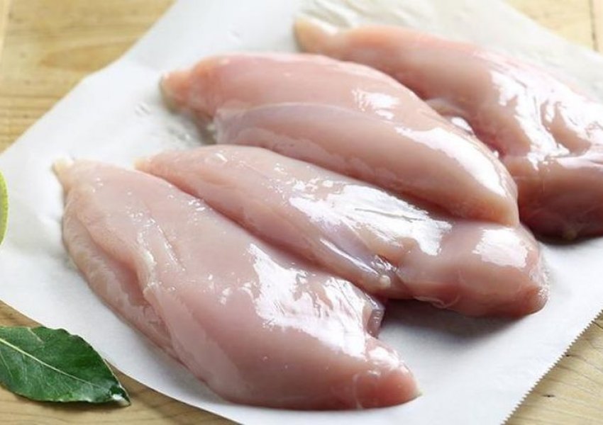 Evidentohen 6 subjekte në Vlorë që tregtonin mish pule me Salmonelë