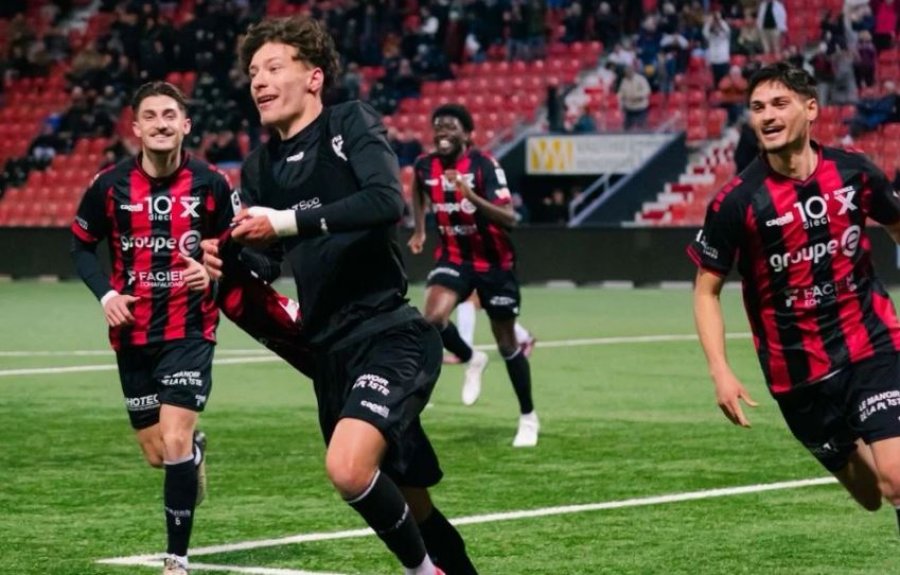 VIDEO/ Shënon supergol nga goditja e dënimit, 15-vjeçari shqiptar shkruan histori në Zvicër