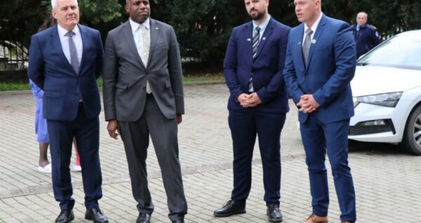 Lammy dje testoi teknologjinë britanike me të cilën Kosova po e lufton kontrabandën dhe trafikimin