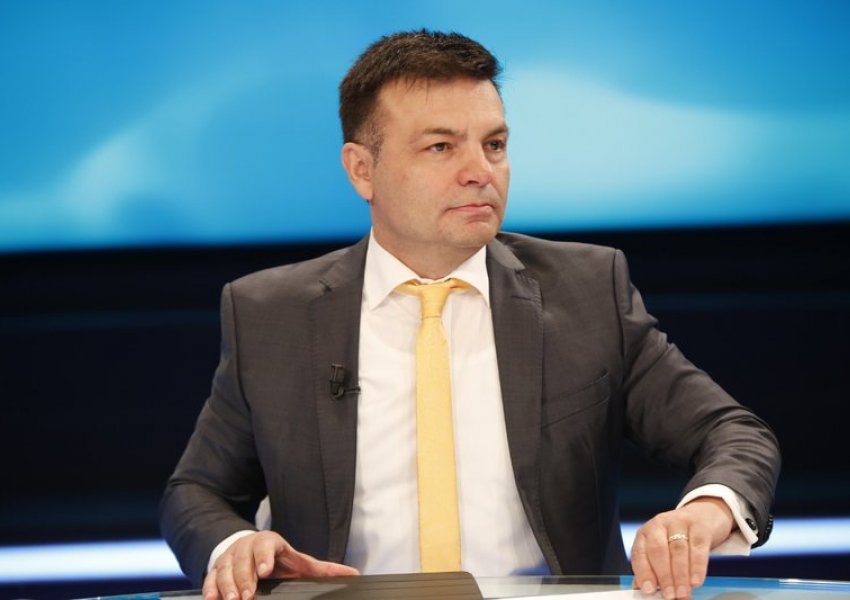Pasaportat e Ramës, si rubineti i birrës të Partisë Komuniste...