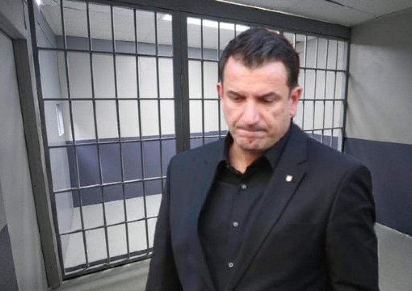 Veliaj nuk u paraqit/ GJKKO shtyn seancën, avokatët do të njihen me aktet 
