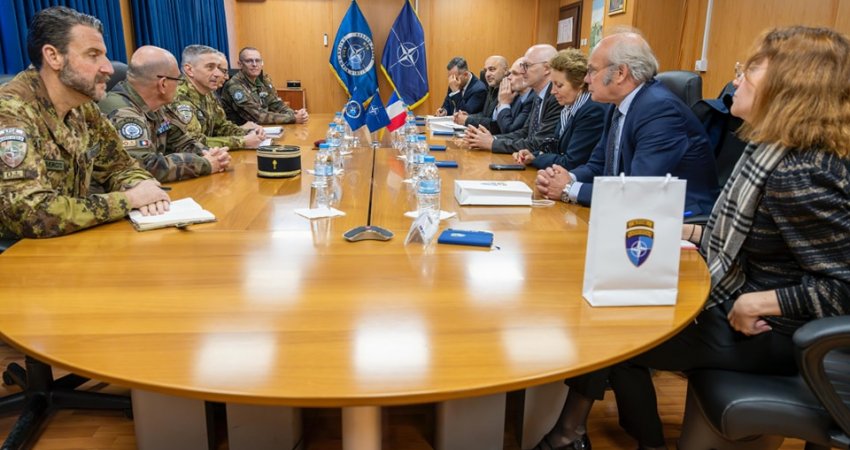 Situata e sigurisë, ambasadori francez takohet me komandantin e KFOR-it