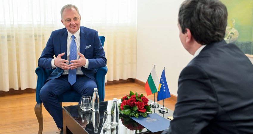 Kurti mirëpriti në takim Ambasadorin e ri të Bullgarisë në Kosovë, Hristo Kraevski