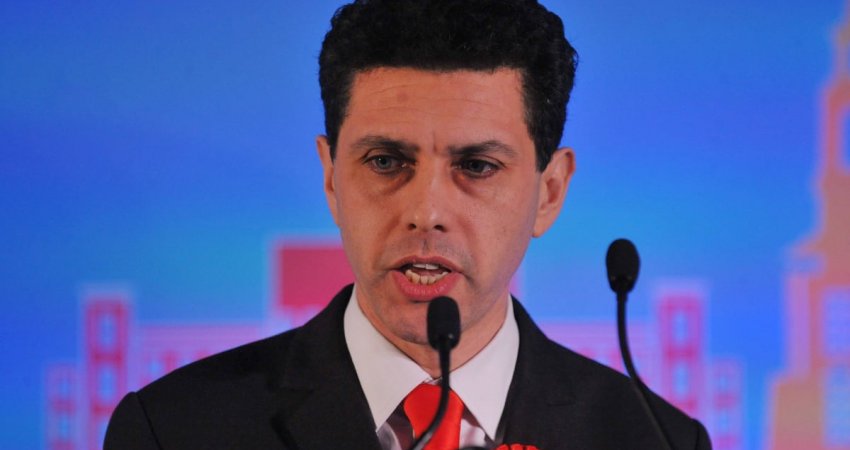Deputeti britanik: Vazhdojmë ta përkrahim Kosovën – të gatshëm të ndihmojmë në dialogun me Serbinë