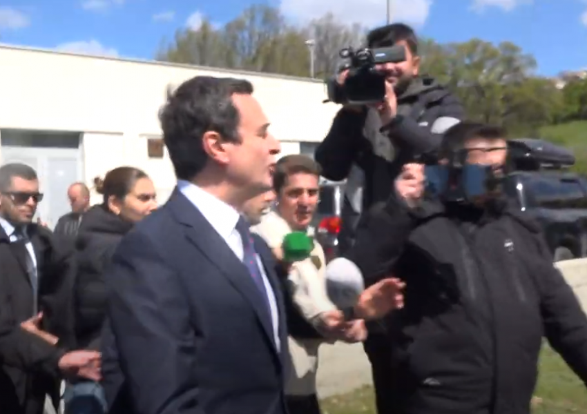 Kurti sërish nuk tregon nëse i ka votat për formimin e Qeverisë, nuk e thotë asnjë fjalë kur pyetët nga gazetarët