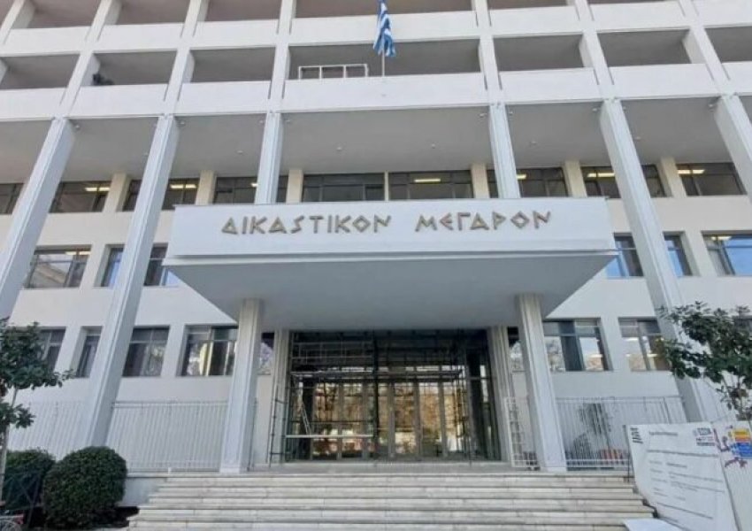 'Abuzoi me mua kur isha 9 vjeçe'/ Vajza shqiptare falsifikoi mesazhet dhe 'detyroi' të atin t’i vriste dajën