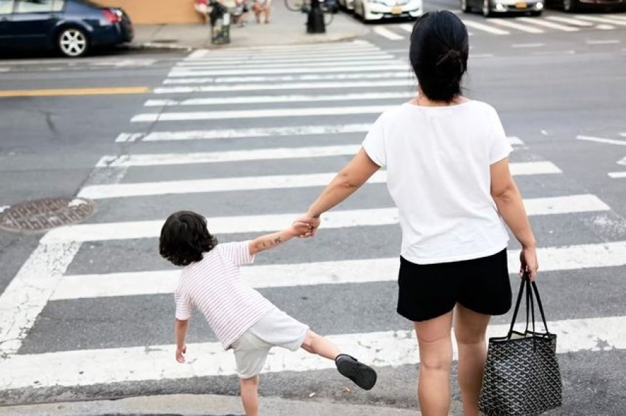 Pas lindjes së fëmijës së parë, në mëdyshje për të dytin! Sociologia: Çiftet e reja pa mbështetje!
