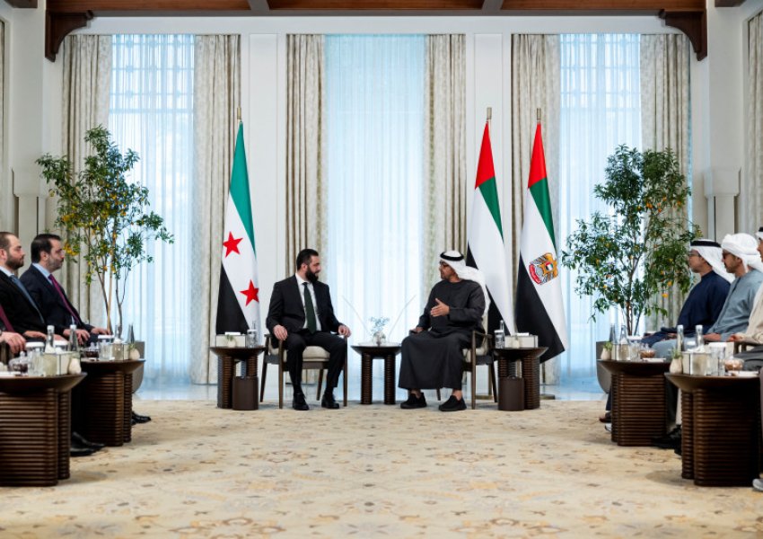 Vizita e dytë si udhëheqës në një vend të Gjirit, presidenti sirian takohet me homologun e Emirateve të Bashkuara Arabe