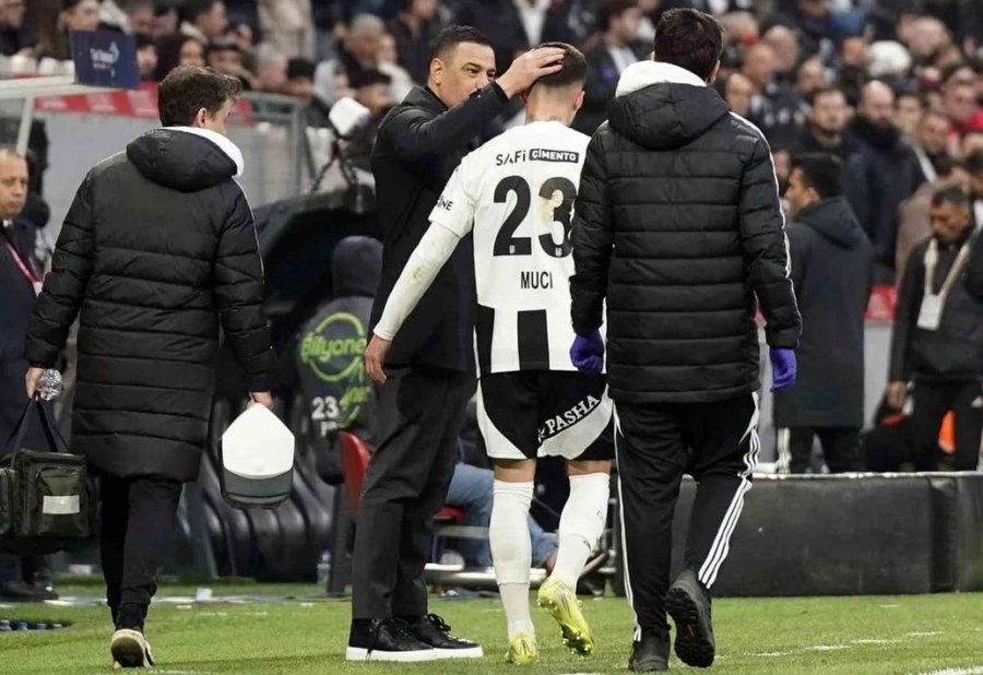 Dëmtimi i Ernest Muçit, Beşiktaş sqaron situatën me njoftim zyrtar
