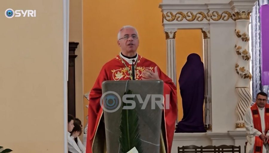 SYRI TV/ Besimtarët katolikё në javën e madhe të Pashkëve, në katedralen e Shkodrës u kremtua 'Dita e Larit'