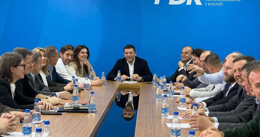 Një ditë para seancës konstituive të Kuvendit, PDK mbledh Kryesinë