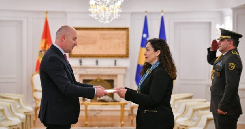 Osmani pranon letrat kredenciale nga ambasadori i ri i Malit të Zi, Bernard Çobaj