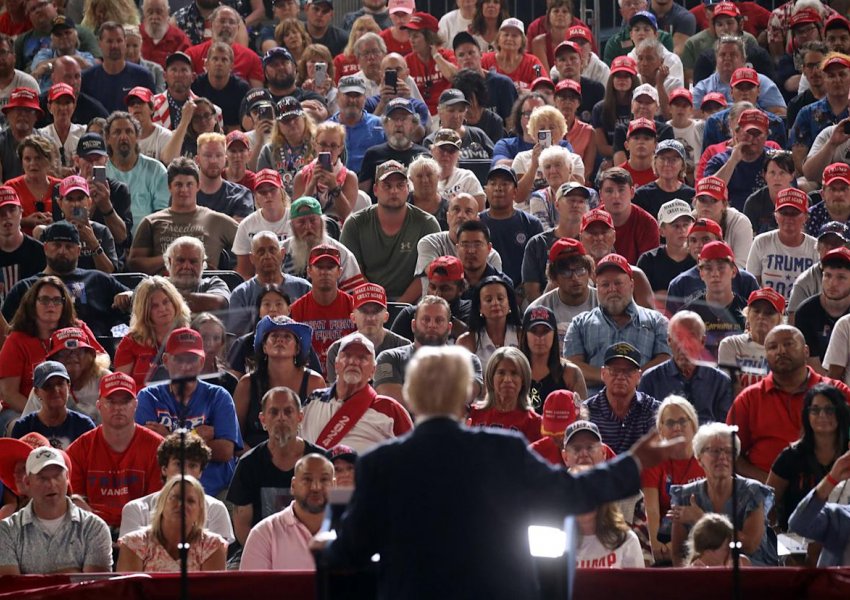 Trump 'pushton' Partinë Republikane/ Sondazhi: Baza e MAGA-s po rritet brenda Partisë Republikane