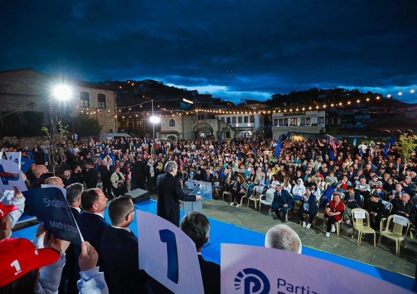 Berisha nga Berati: Vijmë tek me një zotim solemn, do të kthejmë juve, paratë që qeveria merr nga ju