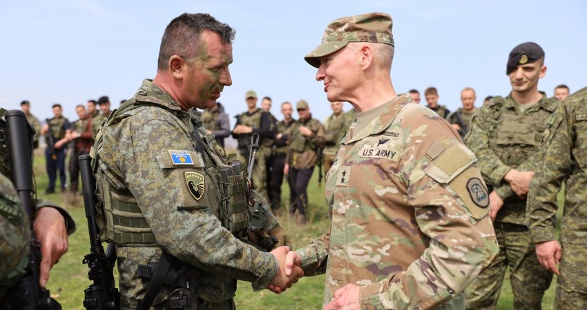 Gjenerali amerikan, i lumtur me zhvillimet që po bën FSK-ja