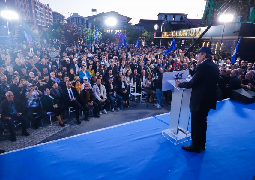 Berisha: Ne sollëm aparaturat më moderne për shëndetësinë, por këta i nxorën jashtë përdorimi që ju t’i bëni analizat te privati