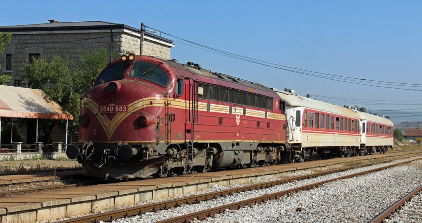 Treni e godet veturën në Stupë të Klinës, katër të lënduar