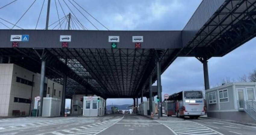 Deri në dy orë pritje për të dalë nga Kosova në Merdar