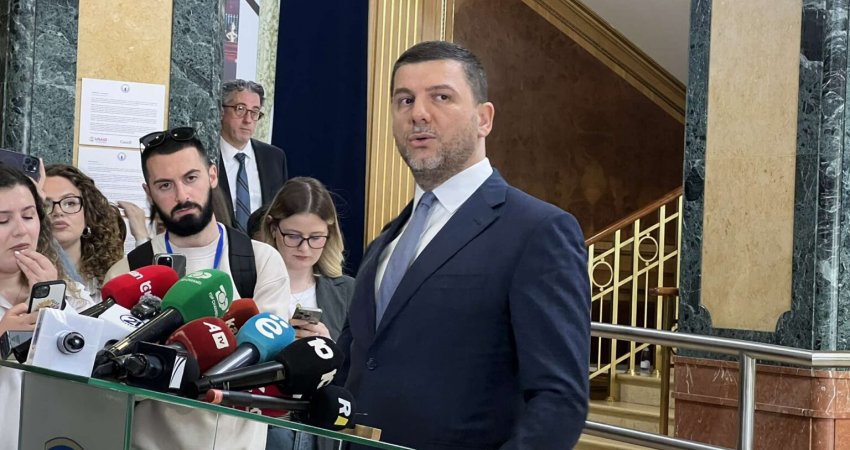 Krasniqi: Qëllimi i VV-së është me vazhdu bllokadën, vota s’mund të imponohet