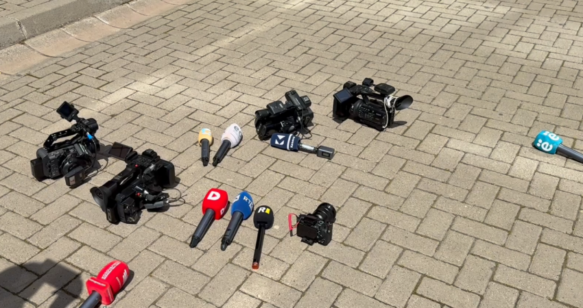 Bojkoti i gazetarëve ndaj Kurtit, AGK e fton të jetë transparent me mediat dhe publikun